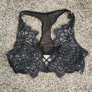 NWT Victoria's Secret black lace bralette size medium
